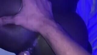 Sesión BDSM intensa para la joven