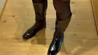 Crinkling PVC Boots Wank