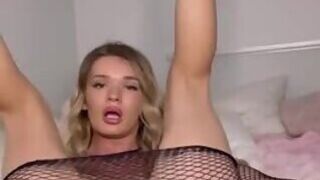 Shemale Naomia Fun with Dildo