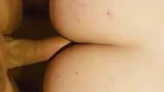 Ela ama socar na minha bundona branca