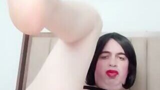 Türk Travesti Canan vibratör ile oynuyor