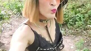 ????Une Pute Travestie s'exhibe aux Voyeurs dans la forêt de Brunoy au Parking NapoléoN VaneSsaB