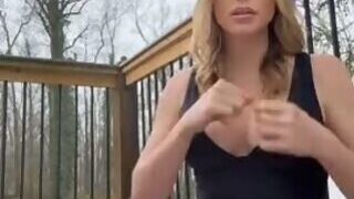 Zoey masturbation