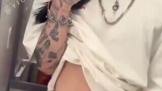 Vic airplane bathroom cum