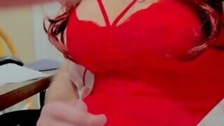 Cum keeps cumming