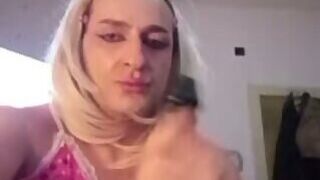 sissy crossdresser Barbara White playing on cam