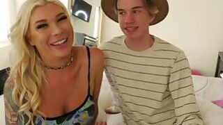 TS AUBREY KATE & Twink JORDAN LAKE Busy-Body By Wagner Martos