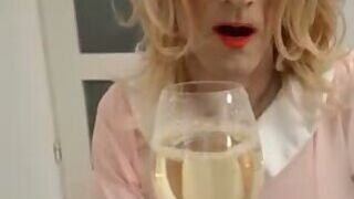 Nurse drinks her own piss.