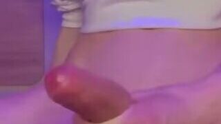 Cums hard with toy