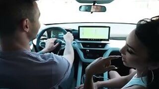 Hitchhiker pays the naughty driver a blowjob