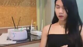 Asian teen cums in bedroom